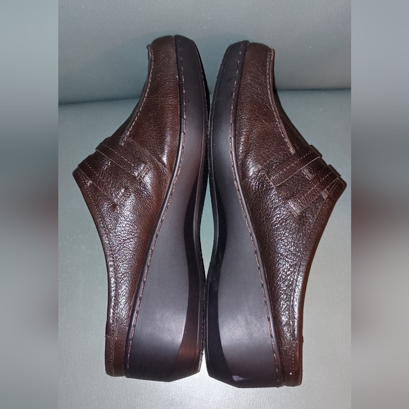 Easy Spirit Brown Slip On mule Loafers Size 8 - Picture 5 of 10
